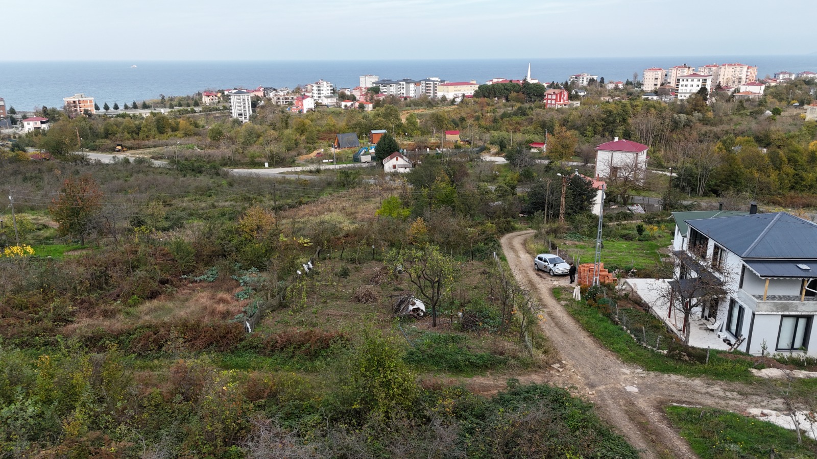 MABEL GAYRİMENKUL/ADACIKTA DENİZ MANZARALI İMARLI VİLLALIK ARSA
